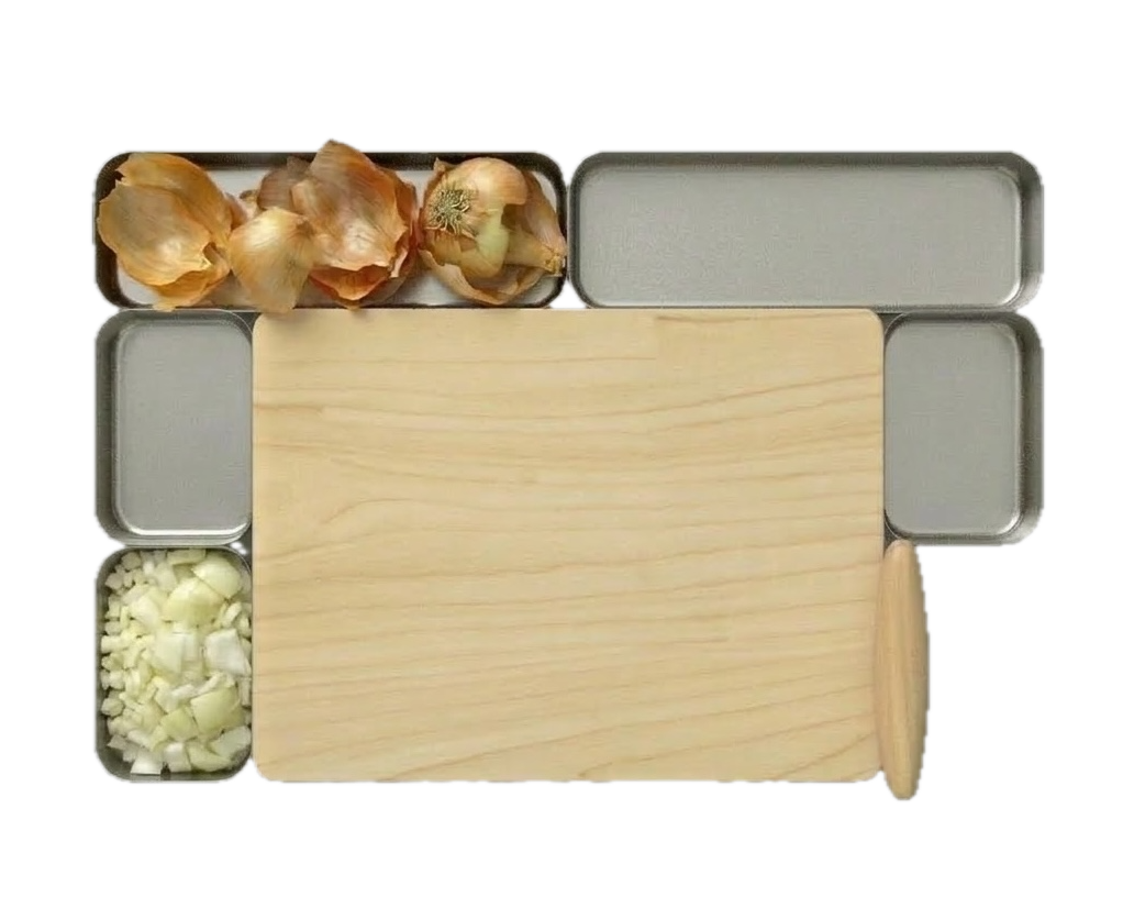 Unkook in use: whole onions in one container, chopped onions in another, scraps separated, board clear